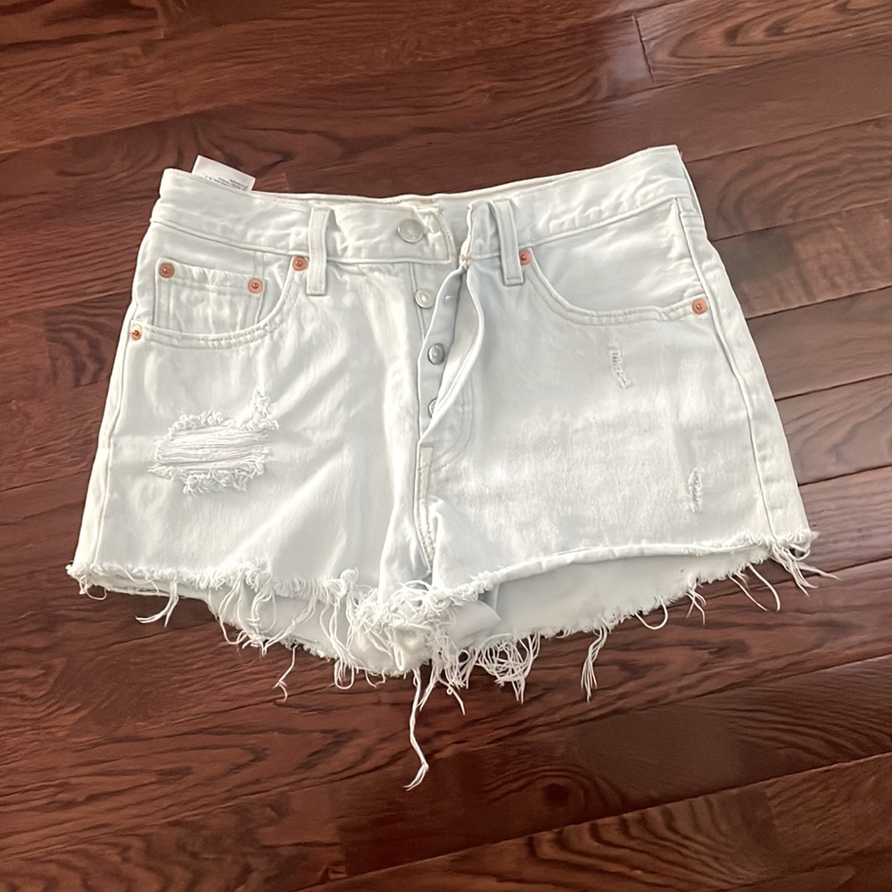 Levi’s 501 white shorts